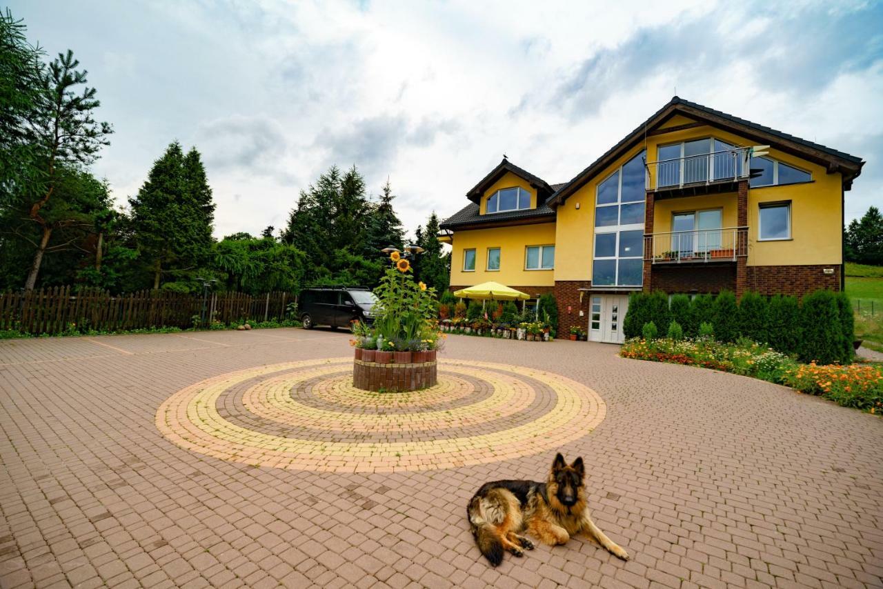 Isaan Ostrzyce Guest House エクステリア 写真