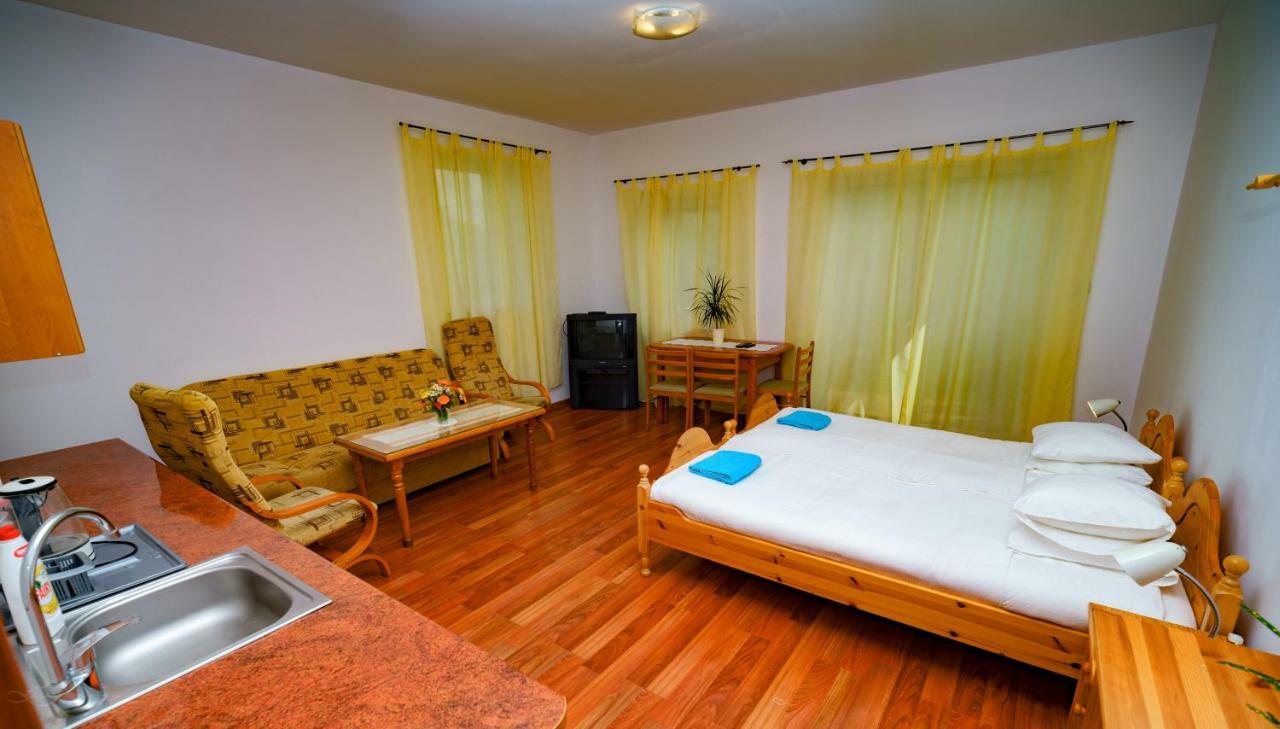 Isaan Ostrzyce Guest House エクステリア 写真